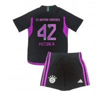 Bayern Munich Jamal Musiala #42 Koszulka Wyjazdowa dzieci 2023-24 Krótki Rękaw (+ krótkie spodenki)