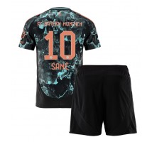 Bayern Munich Leroy Sane #10 Koszulka Wyjazdowa dzieci 2024-25 Krótki Rękaw (+ krótkie spodenki)
