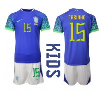Brazil Fabinho #15 Koszulka Wyjazdowa dzieci MŚ 2022 Krótki Rękaw (+ krótkie spodenki)