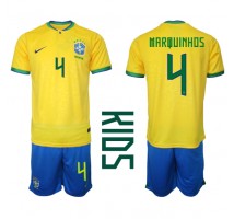 Brazil Marquinhos #4 Koszulka Podstawowa dzieci MŚ 2022 Krótki Rękaw (+ krótkie spodenki)