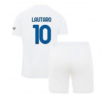 Inter Milan Lautaro Martinez #10 Koszulka Wyjazdowa dzieci 2023-24 Krótki Rękaw (+ krótkie spodenki)