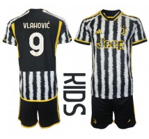 Juventus Dusan Vlahovic #9 Koszulka Podstawowa dzieci 2023-24 Krótki Rękaw (+ krótkie spodenki)