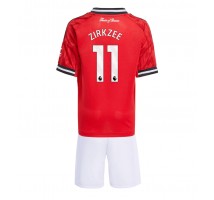 Manchester United Joshua Zirkzee #11 Koszulka Podstawowa dzieci 2025-26 Krótki Rękaw (+ krótkie spodenki)