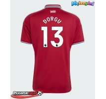 Manchester United Patrick Dorgu #13 Koszulka Podstawowa 2026-27 Krótki Rękaw