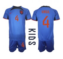 Nizozemska Virgil van Dijk #4 Koszulka Wyjazdowa dzieci MŚ 2022 Krótki Rękaw (+ krótkie spodenki)