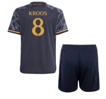 Real Madrid Toni Kroos #8 Koszulka Wyjazdowa dzieci 2023-24 Krótki Rękaw (+ krótkie spodenki)