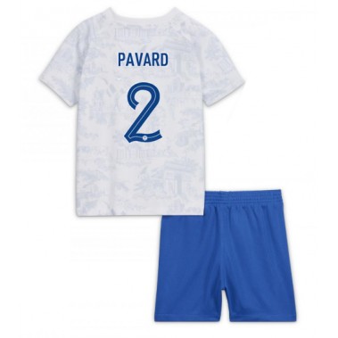 Francuska Benjamin Pavard #2 Koszulka Wyjazdowa dzieci MŚ 2022 Krótki Rękaw (+ krótkie spodenki)