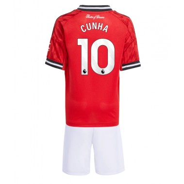 Manchester United Matheus Cunha #10 Koszulka Podstawowa dzieci 2025-26 Krótki Rękaw (+ krótkie spodenki) Manchester United Matheus Cunha #10 Koszulka Podstawowa dzieci 2025-26 Krótki Rękaw (+ krótkie spodenki)