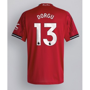 Manchester United Patrick Dorgu #13 Koszulka Podstawowa 2025-26 Krótki Rękaw Manchester United Patrick Dorgu #13 Koszulka Podstawowa 2025-26 Krótki Rękaw