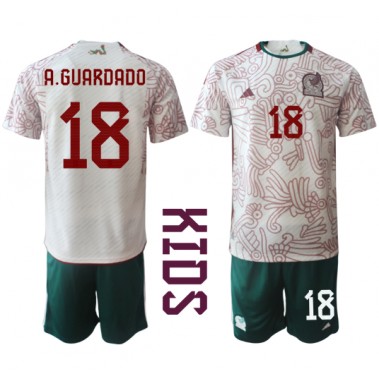 Meksiko Andres Guardado #18 Koszulka Wyjazdowa dzieci MŚ 2022 Krótki Rękaw (+ krótkie spodenki)