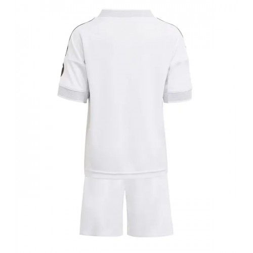 Real Madrid Koszulka Podstawowa dzieci 2025-26 Krótki Rękaw (+ krótkie spodenki)